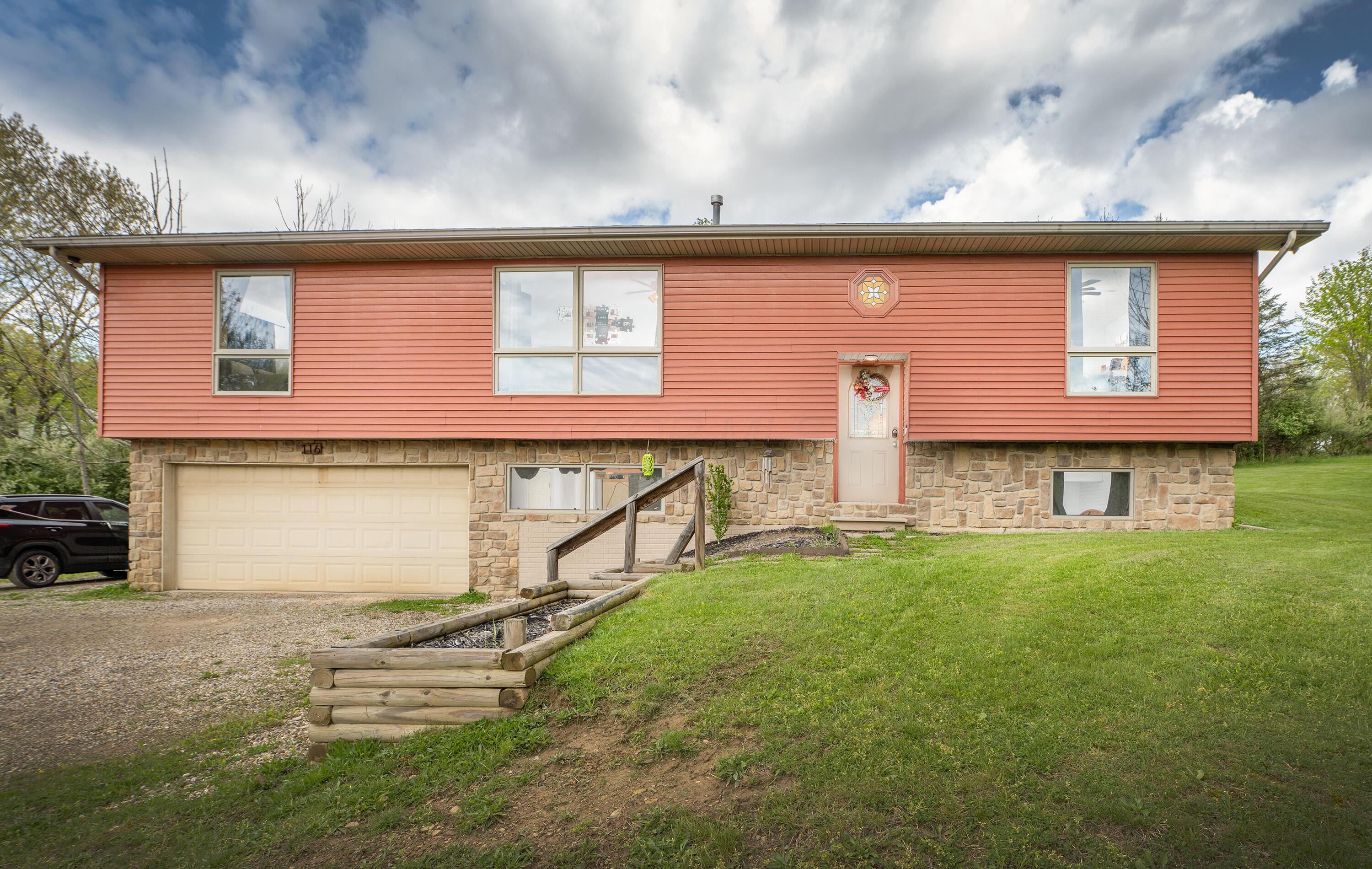 116 Heatherwood Drive, Howard, Ohio image 2