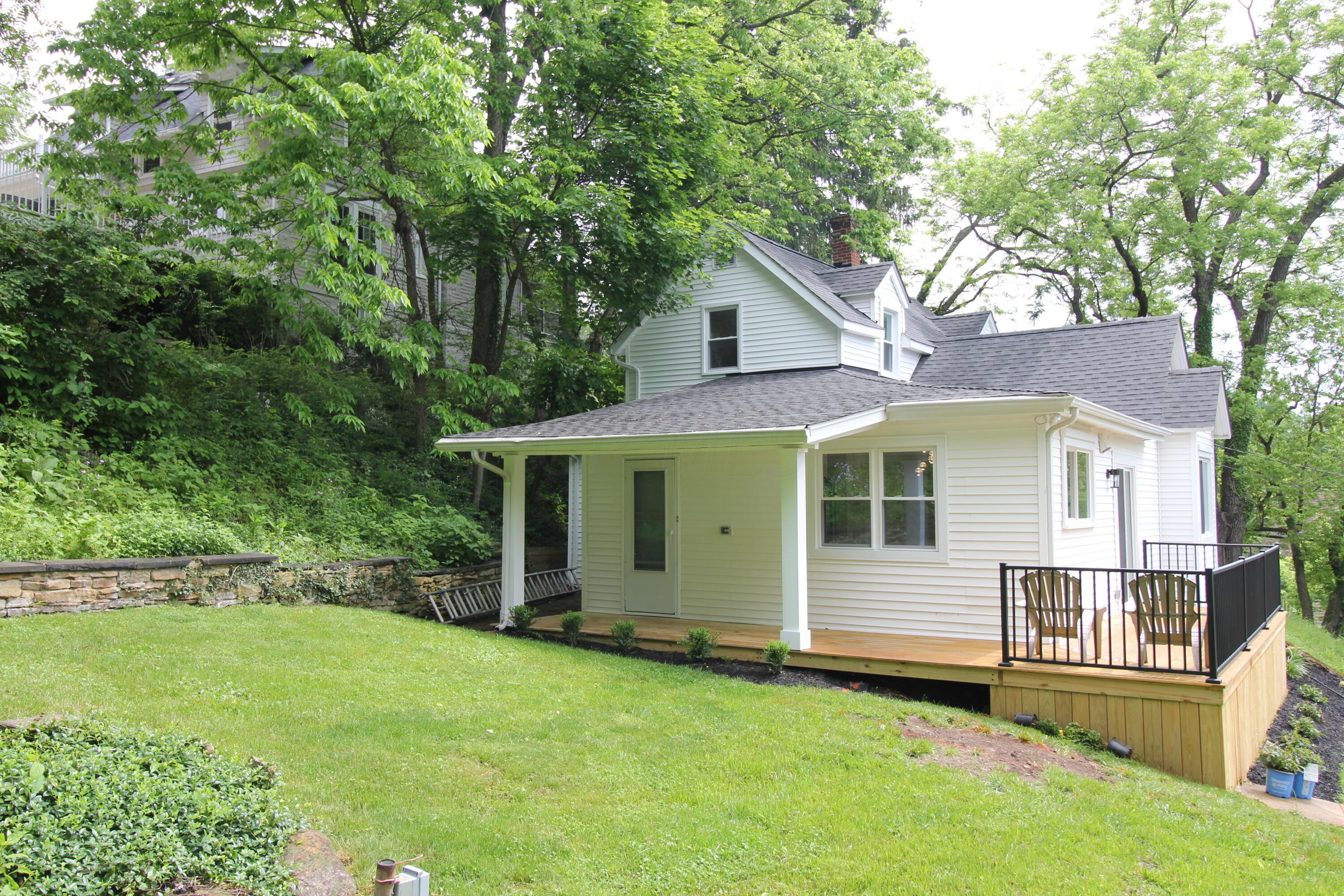 Photo 3 of 22 of 135 Thresher Street house