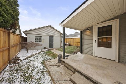 Tiny photo for 1103 Michigan Avenue, Columbus, OH 43201 (MLS # 226005494)