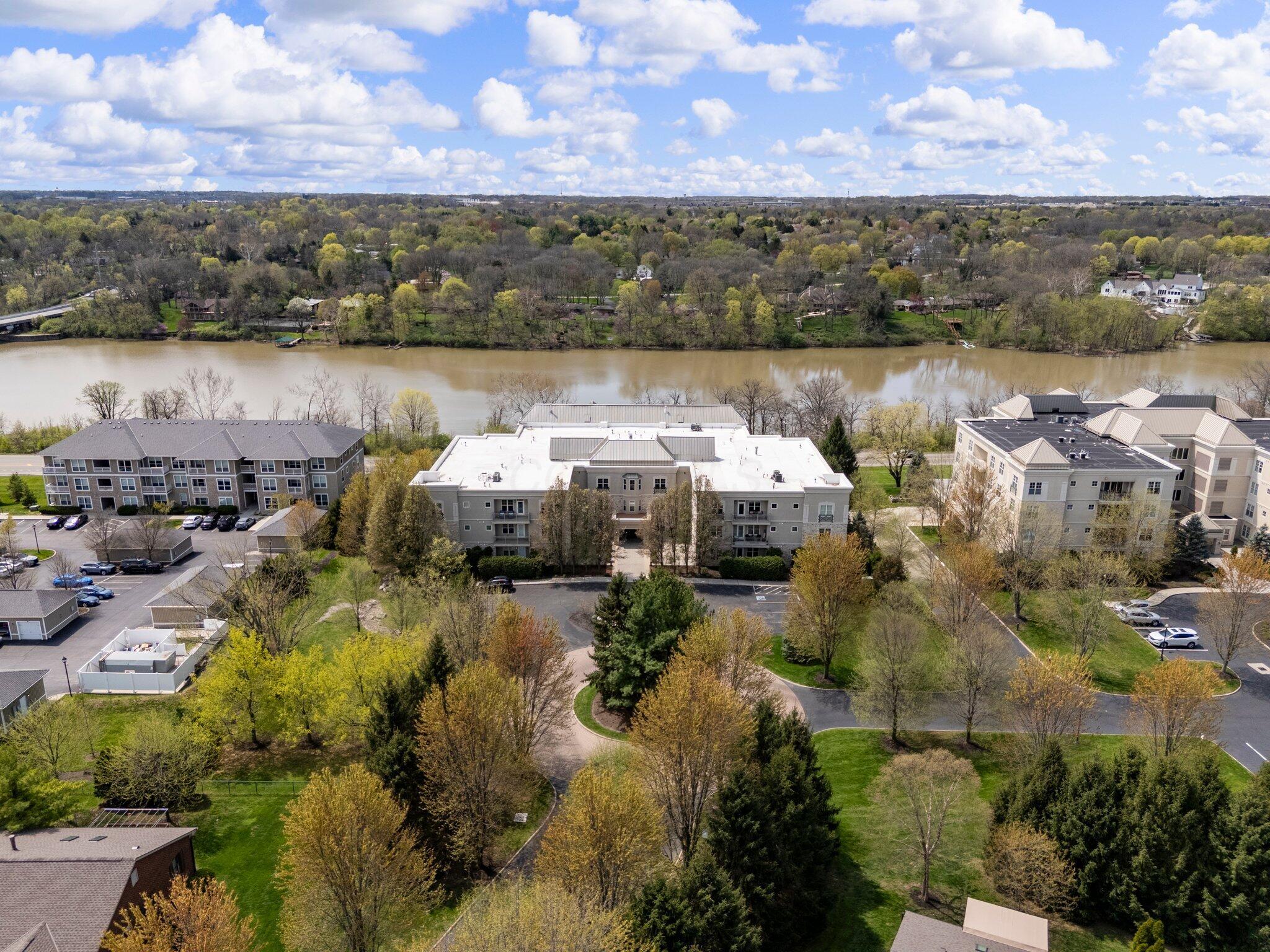 5735 Newbank Circle #303, Dublin, Ohio image 1