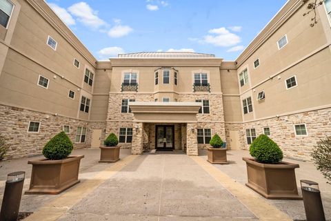 Photo of 5735 Newbank Circle 303 #303, Dublin, OH 43017 (MLS # 225014098)