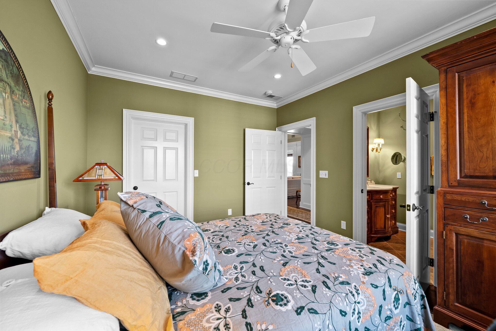 5735 Newbank Circle #303, Dublin, Ohio image 45