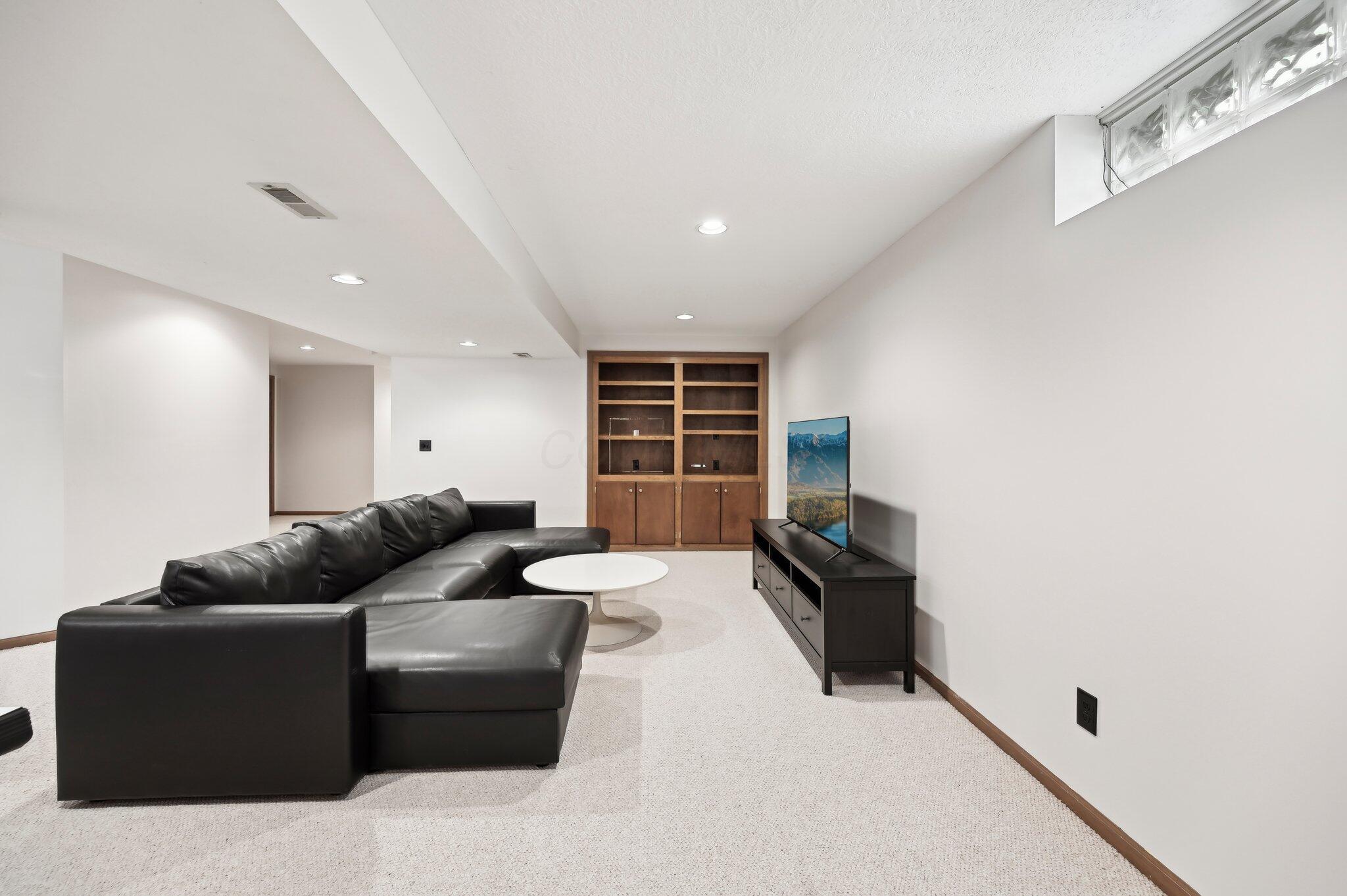 6420 Phoenix Park Drive, Dublin, Ohio image 39