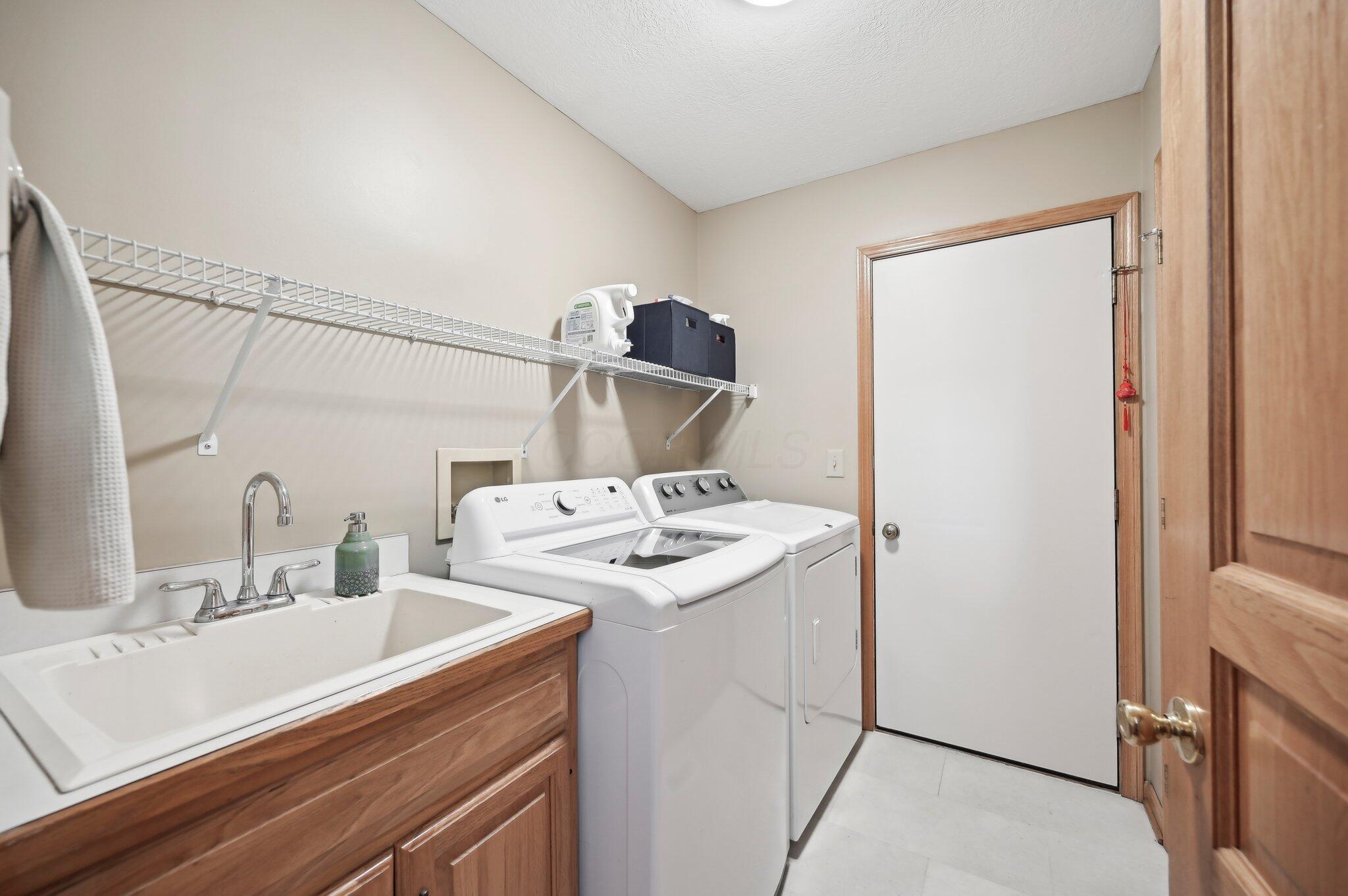 6420 Phoenix Park Drive, Dublin, Ohio image 28