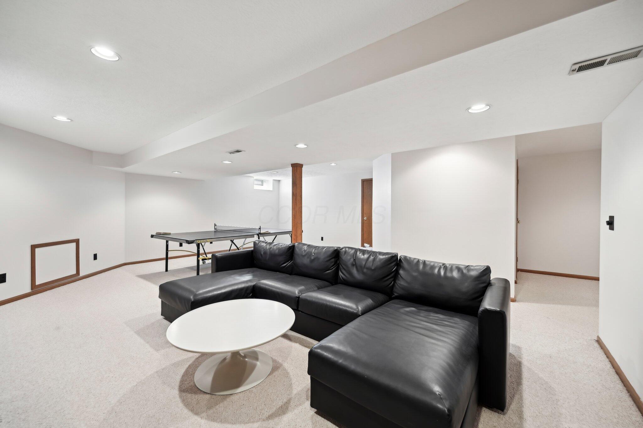 6420 Phoenix Park Drive, Dublin, Ohio image 38