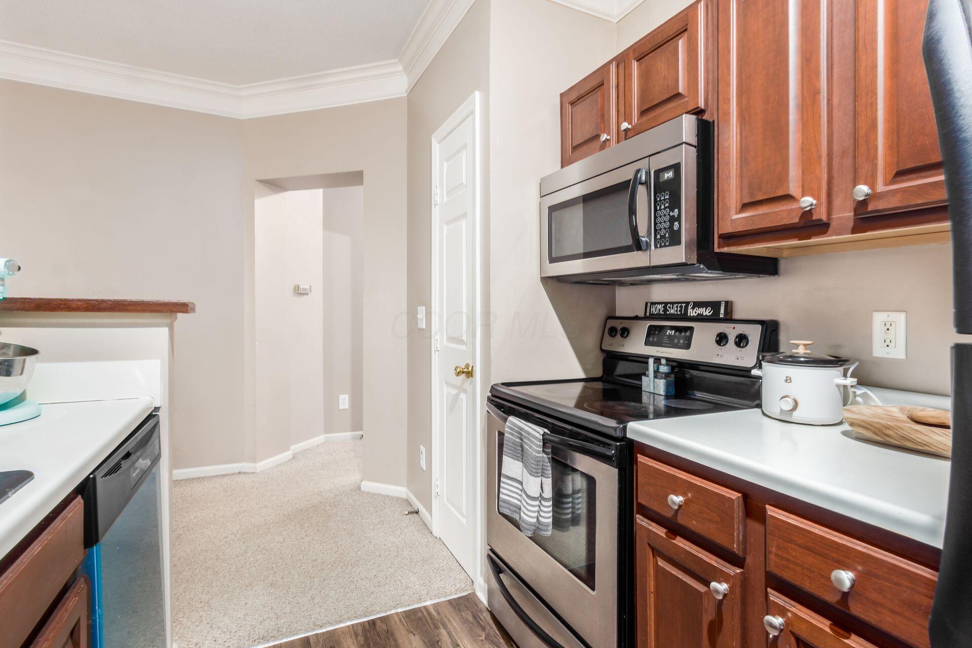 6077 Craughwell Lane, Dublin, Ohio image 10