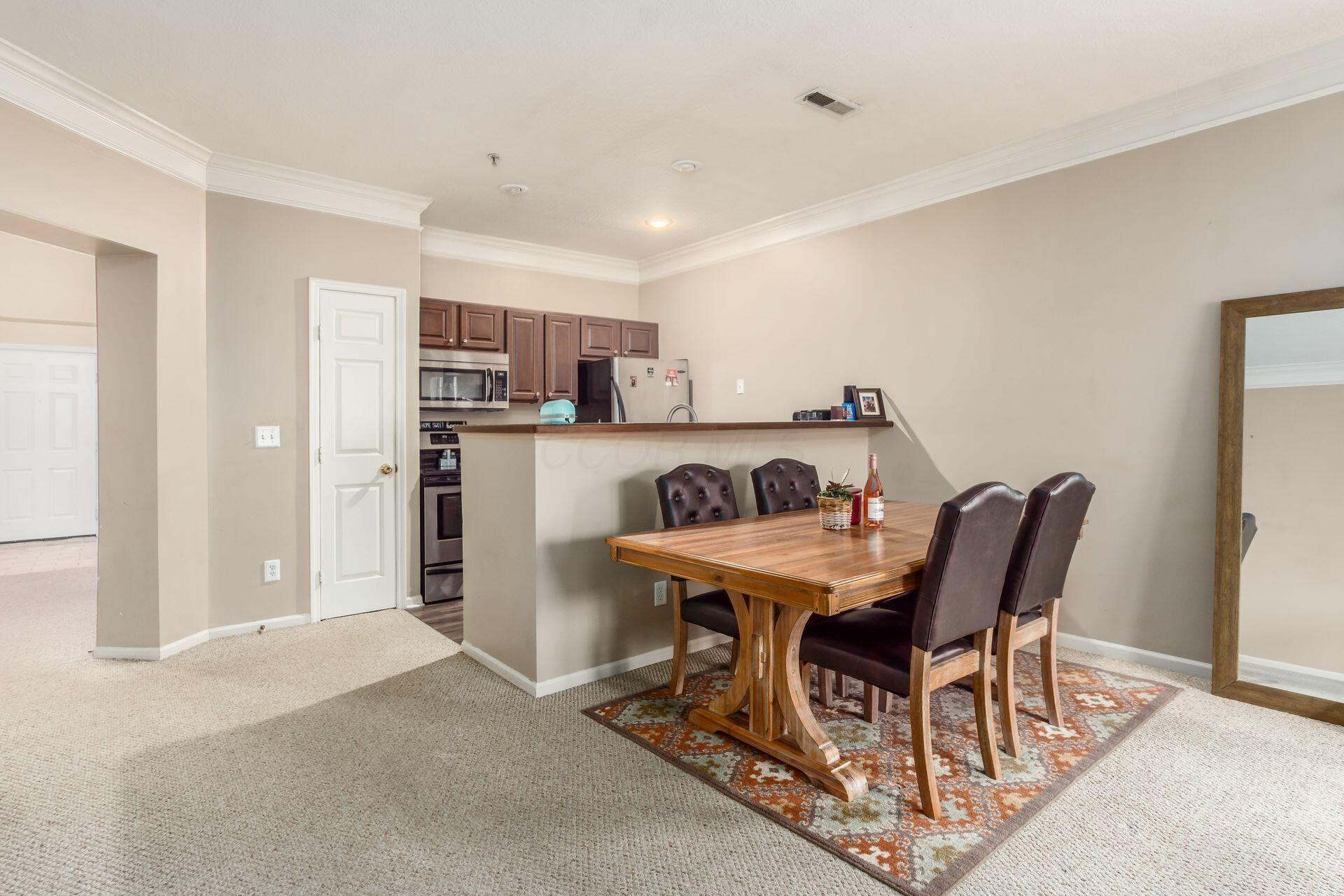 6077 Craughwell Lane, Dublin, Ohio image 3