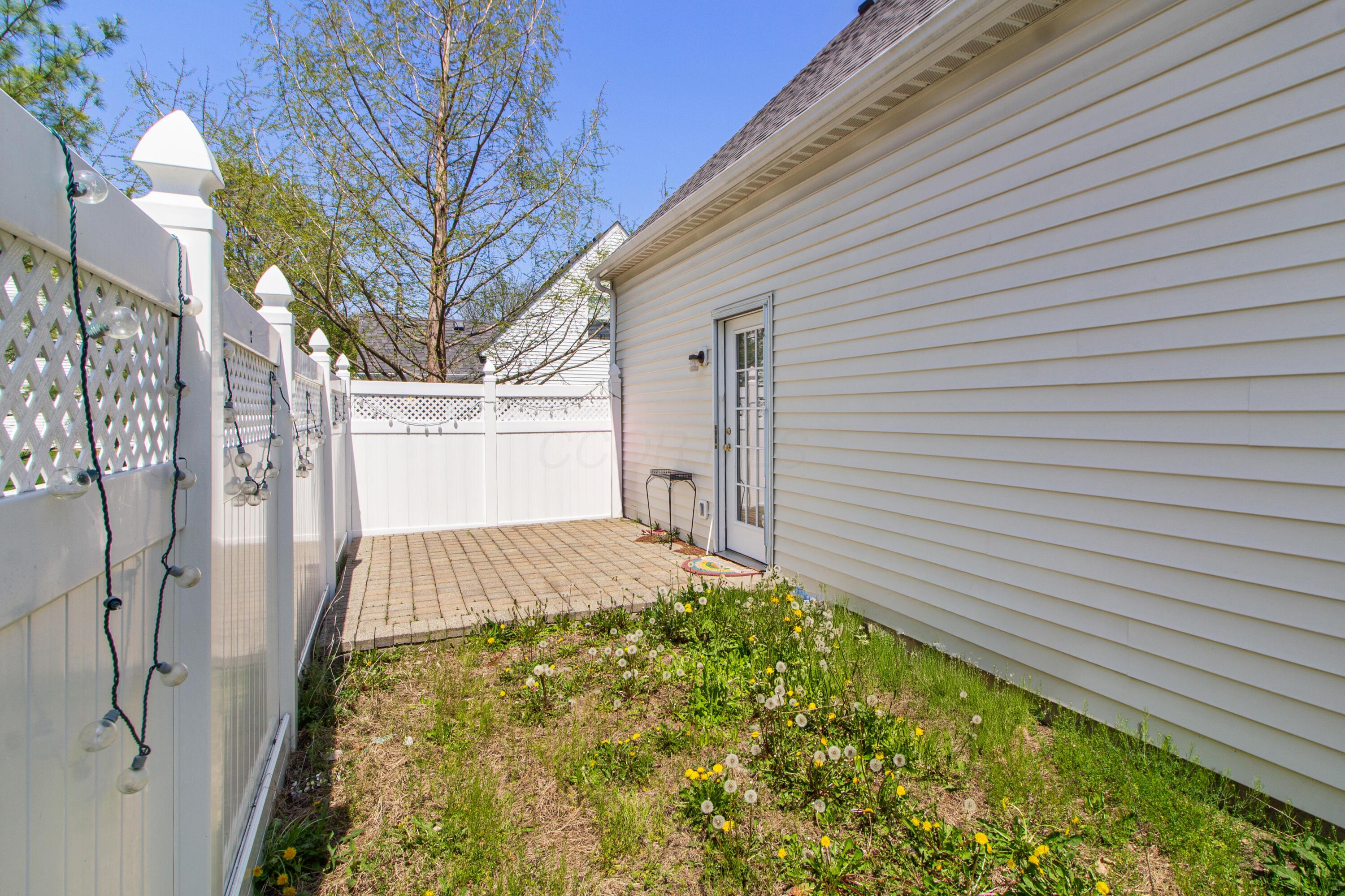 8699 Lazelle Commons Drive, Lewis Center, Ohio image 30