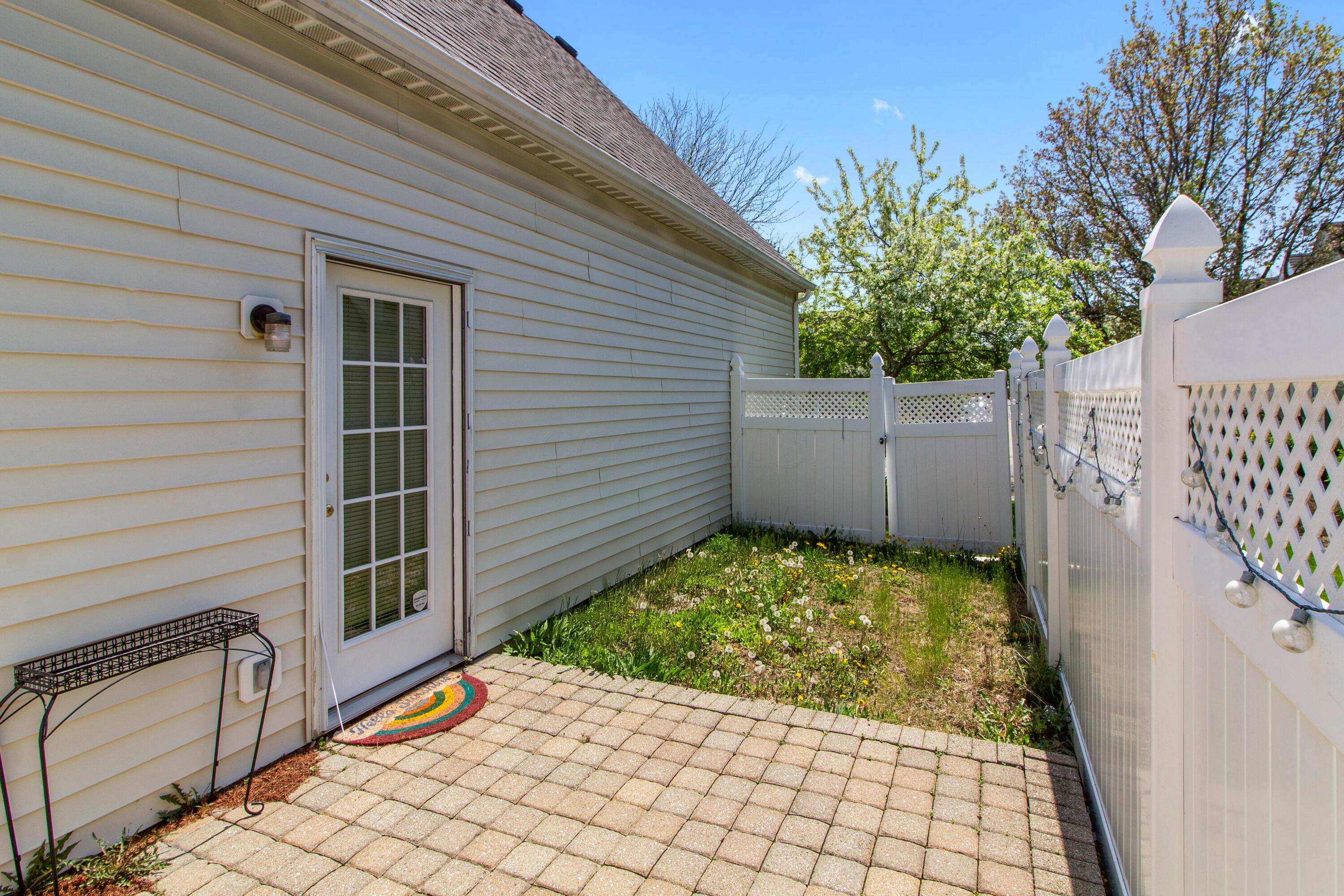 8699 Lazelle Commons Drive, Lewis Center, Ohio image 27