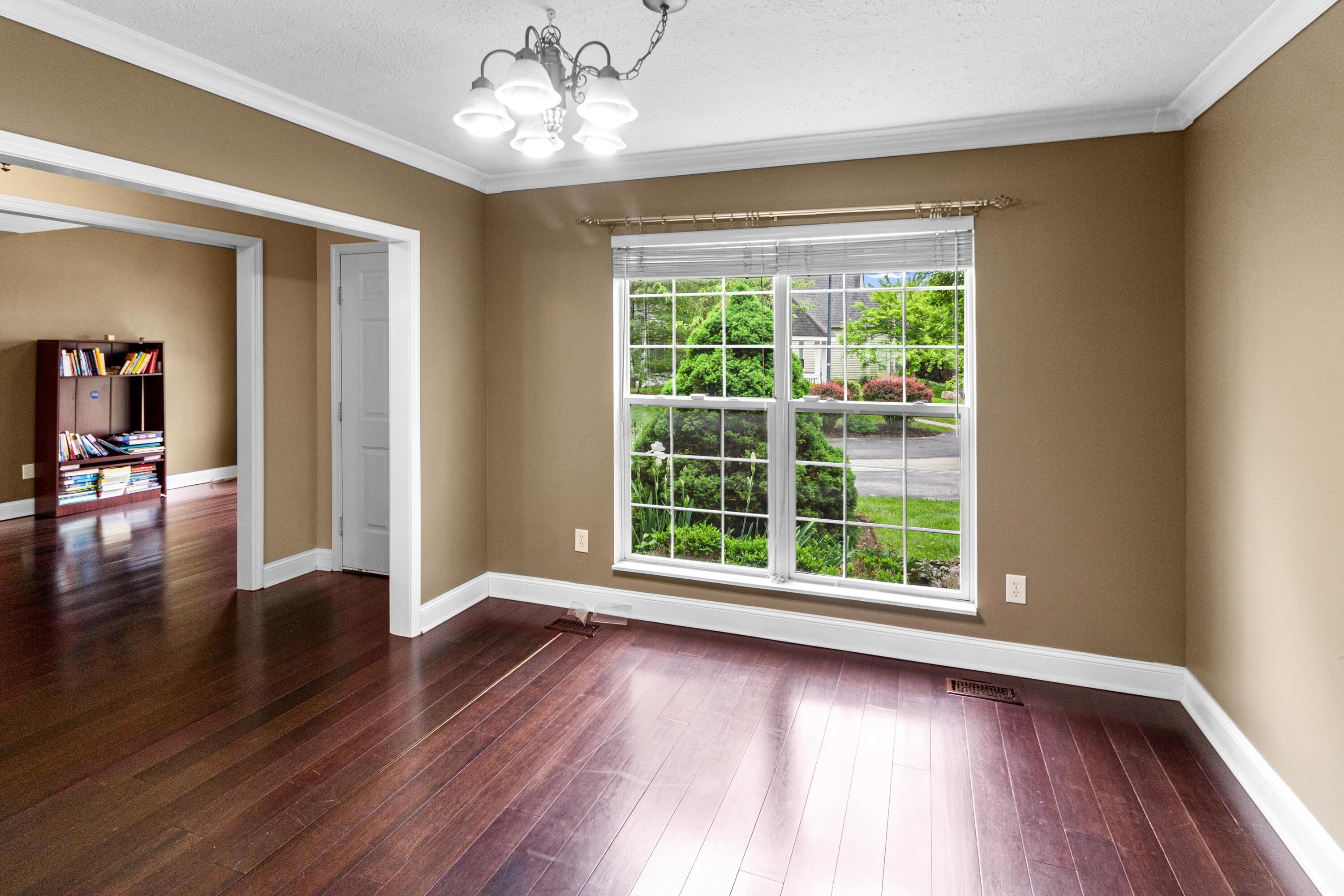 8699 Lazelle Commons Drive, Lewis Center, Ohio image 4