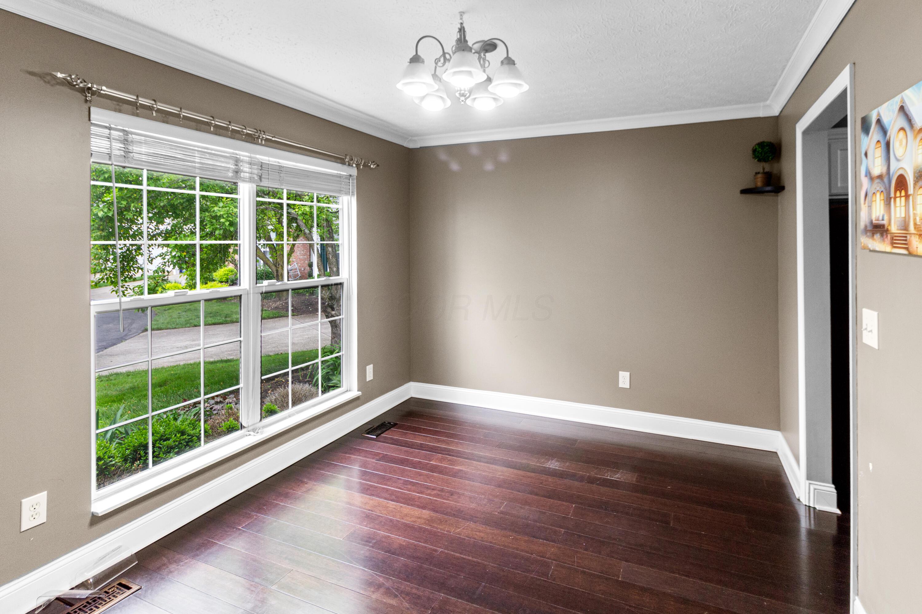 8699 Lazelle Commons Drive, Lewis Center, Ohio image 3