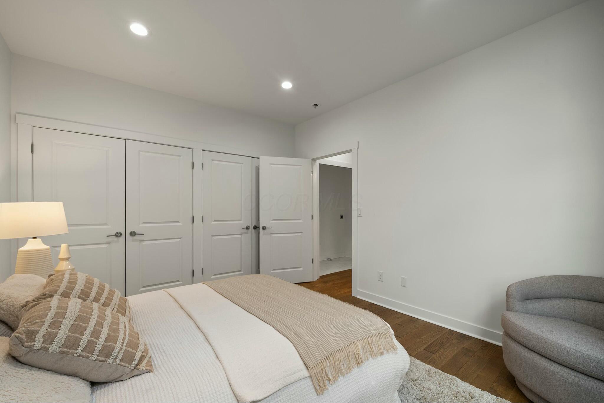 1221 Oak Street, Columbus, Ohio image 21