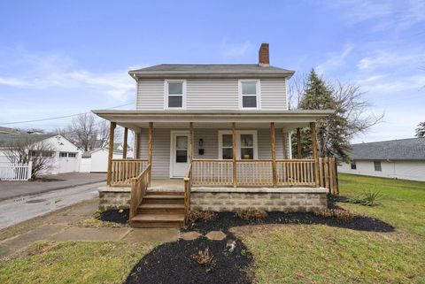 Photo of 2712 Eakin Road, Columbus, OH 43204 (MLS # 226006529)