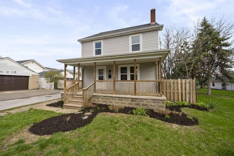 Photo of 2712 Eakin Road, Columbus, OH 43204 (MLS # 226006529)