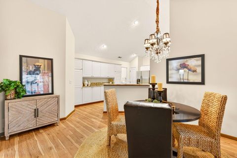 Tiny photo for 4275 Bridgelane Place 30 #30, New Albany, OH 43054 (MLS # 226019088)
