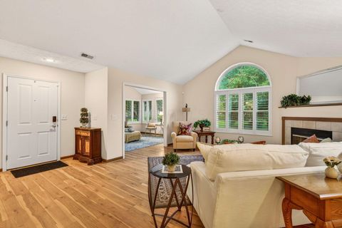 Tiny photo for 4275 Bridgelane Place 30 #30, New Albany, OH 43054 (MLS # 226019088)