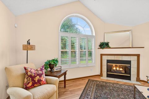 Tiny photo for 4275 Bridgelane Place 30 #30, New Albany, OH 43054 (MLS # 226019088)