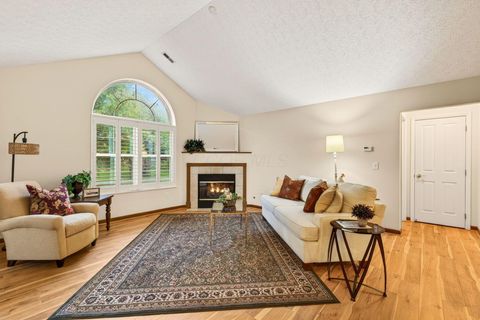 Tiny photo for 4275 Bridgelane Place 30 #30, New Albany, OH 43054 (MLS # 226019088)
