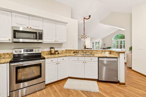 Tiny photo for 4275 Bridgelane Place 30 #30, New Albany, OH 43054 (MLS # 226019088)
