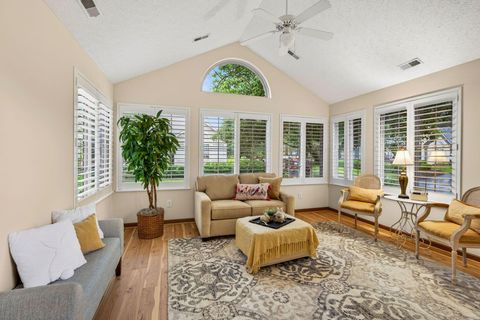 Tiny photo for 4275 Bridgelane Place 30 #30, New Albany, OH 43054 (MLS # 226019088)