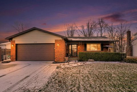 Photo of 2723 Yates Avenue, Grove City, OH 43123 (MLS # 226004113)