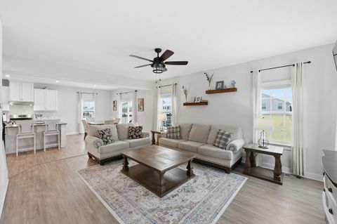 Tiny photo for 615 Bermuda Way, Marysville, OH 43040 (MLS # 226000553)