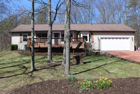 Photo of 870 Iroquois Court A #A, Sugar Grove, OH 43155 (MLS # 226008924)