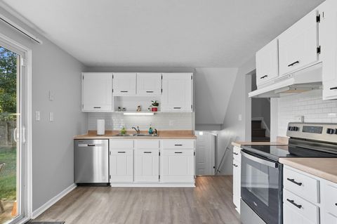 Tiny photo for 3000 Whitlow Road, Columbus, OH 43232 (MLS # 225036995)