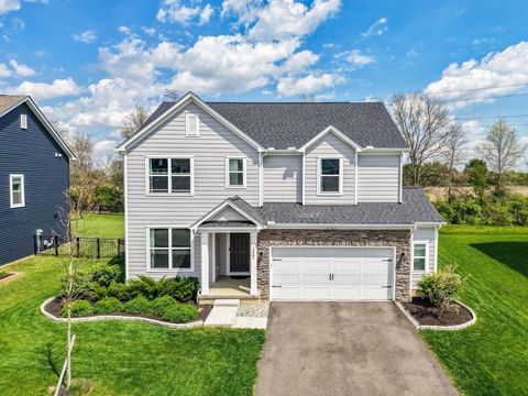 Photo of 156 Silver Pine Lane, Lewis Center, OH 43035 (MLS # 226013608)