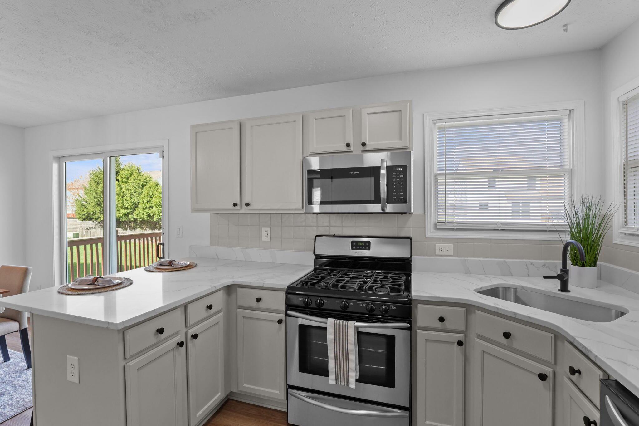 317 Rainswept Drive, Galloway, Ohio image 16
