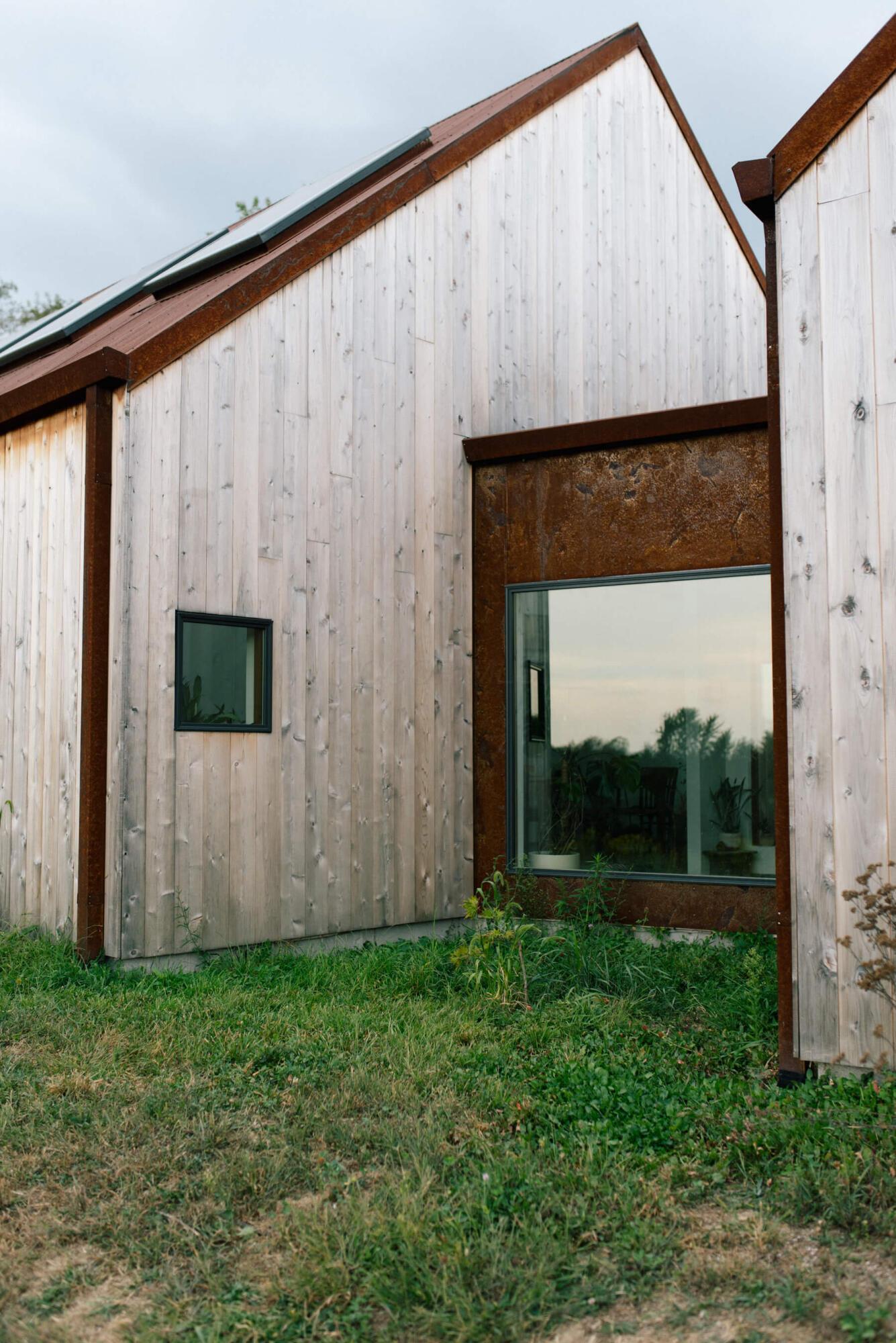 14686 National Road SE