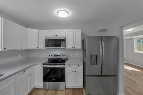 Photo of 2380 Louden Avenue, Columbus, OH 43204 (MLS # 226016448)