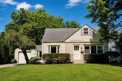 Photo of 93 N Harding Road, Columbus, OH 43209 (MLS # 226023261)