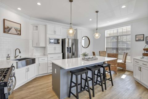 Tiny photo for 10850 E Bayshore Road W Canal #19, Marblehead, OH 43440 (MLS # 226003006)