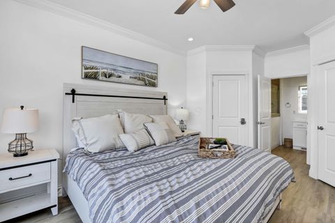 Tiny photo for 10850 E Bayshore Road W Canal #19, Marblehead, OH 43440 (MLS # 226003006)