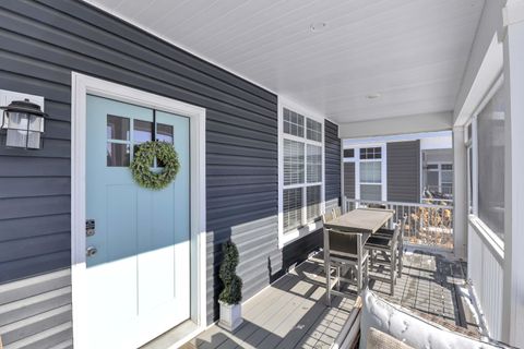 Tiny photo for 10850 E Bayshore Road W Canal #19, Marblehead, OH 43440 (MLS # 226003006)