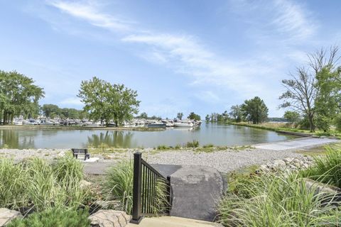 Tiny photo for 10850 E Bayshore Road W Canal #19, Marblehead, OH 43440 (MLS # 226003006)