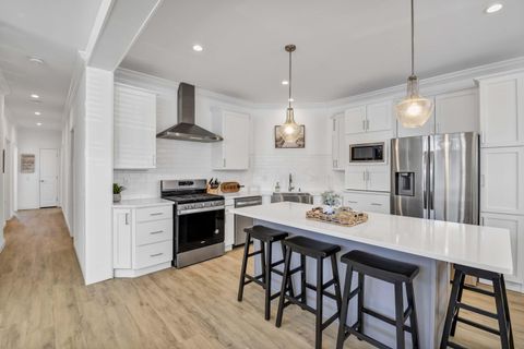 Tiny photo for 10850 E Bayshore Road W Canal #19, Marblehead, OH 43440 (MLS # 226003006)