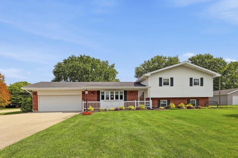 Photo of 2874 Ashlar Drive, Springfield, OH 45503 (MLS # 226036016)