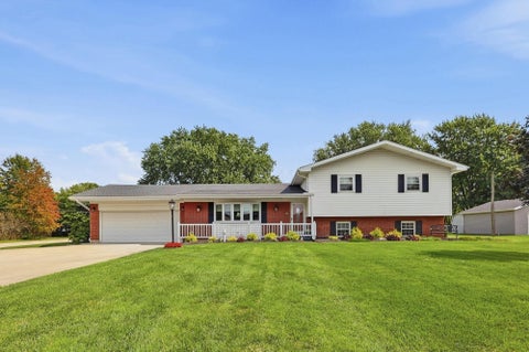 Tiny photo for 2874 Ashlar Drive, Springfield, OH 45503 (MLS # 226036016)