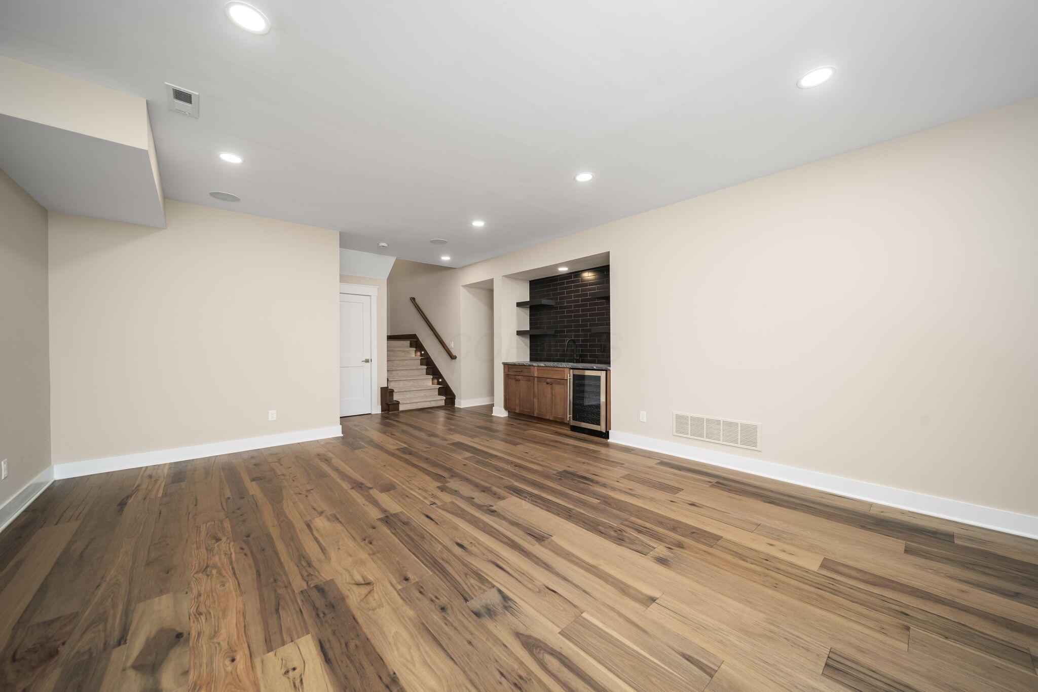 Lewis Center, Ohio, 43035, United States, 5 Bedrooms Bedrooms, ,4 BathroomsBathrooms,Residential,Active,2021963