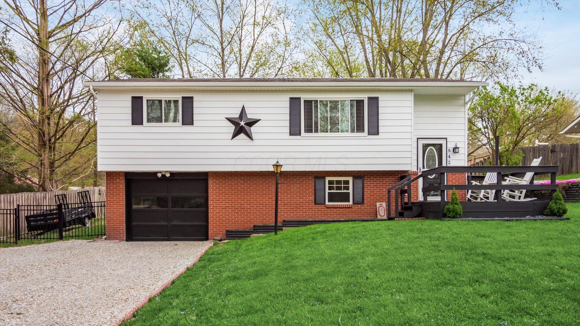 842 Larkspur Drive, Newark, Ohio image 3
