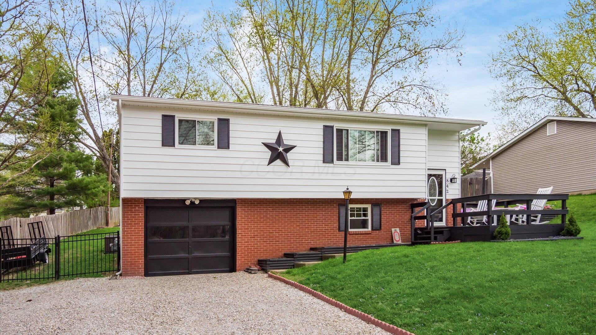 842 Larkspur Drive, Newark, Ohio image 4