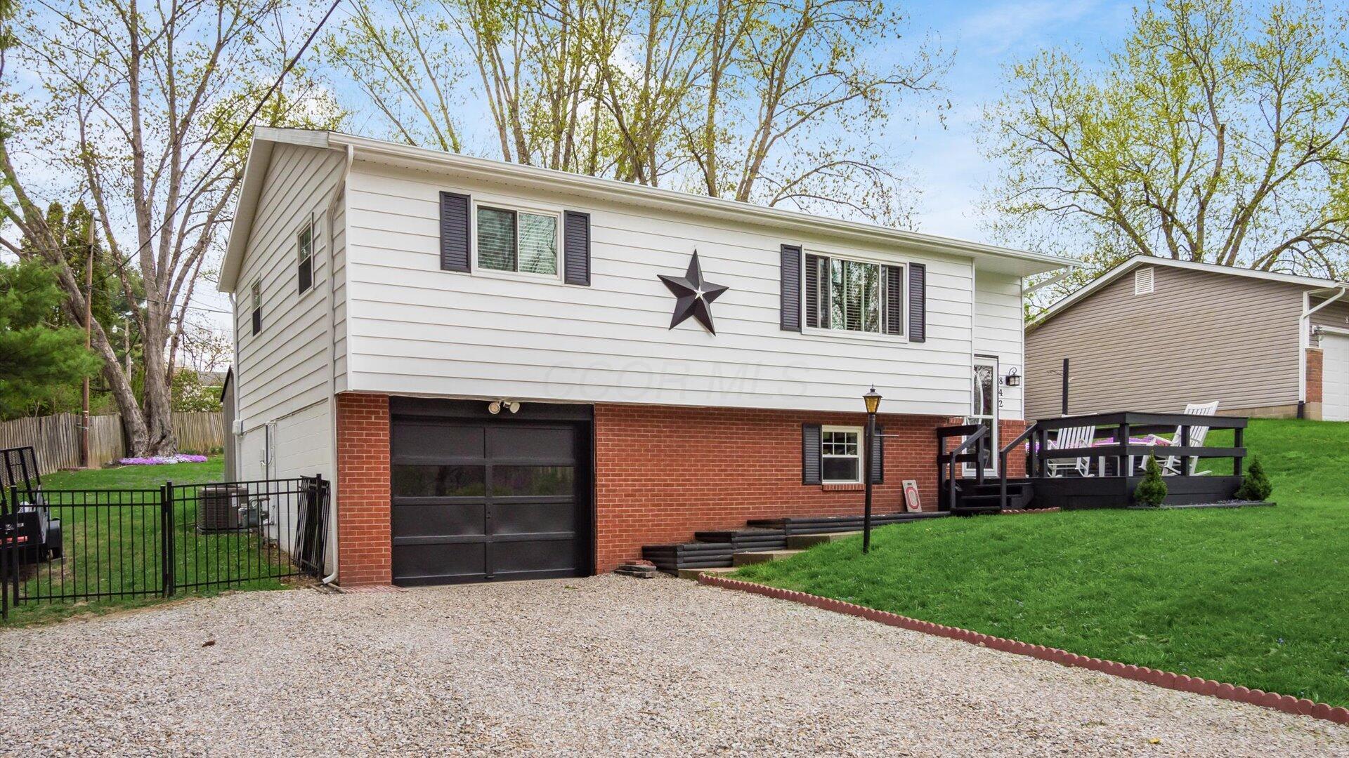 842 Larkspur Drive, Newark, Ohio image 5