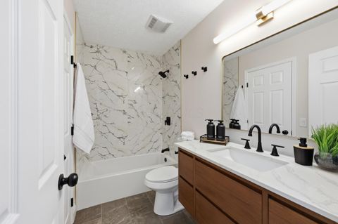 Tiny photo for 6063 Brice Park Drive 14F #14F, Canal Winchester, OH 43110 (MLS # 226005534)