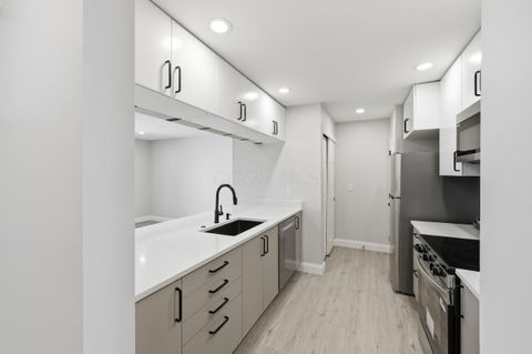 Tiny photo for 6063 Brice Park Drive 14F #14F, Canal Winchester, OH 43110 (MLS # 226005534)