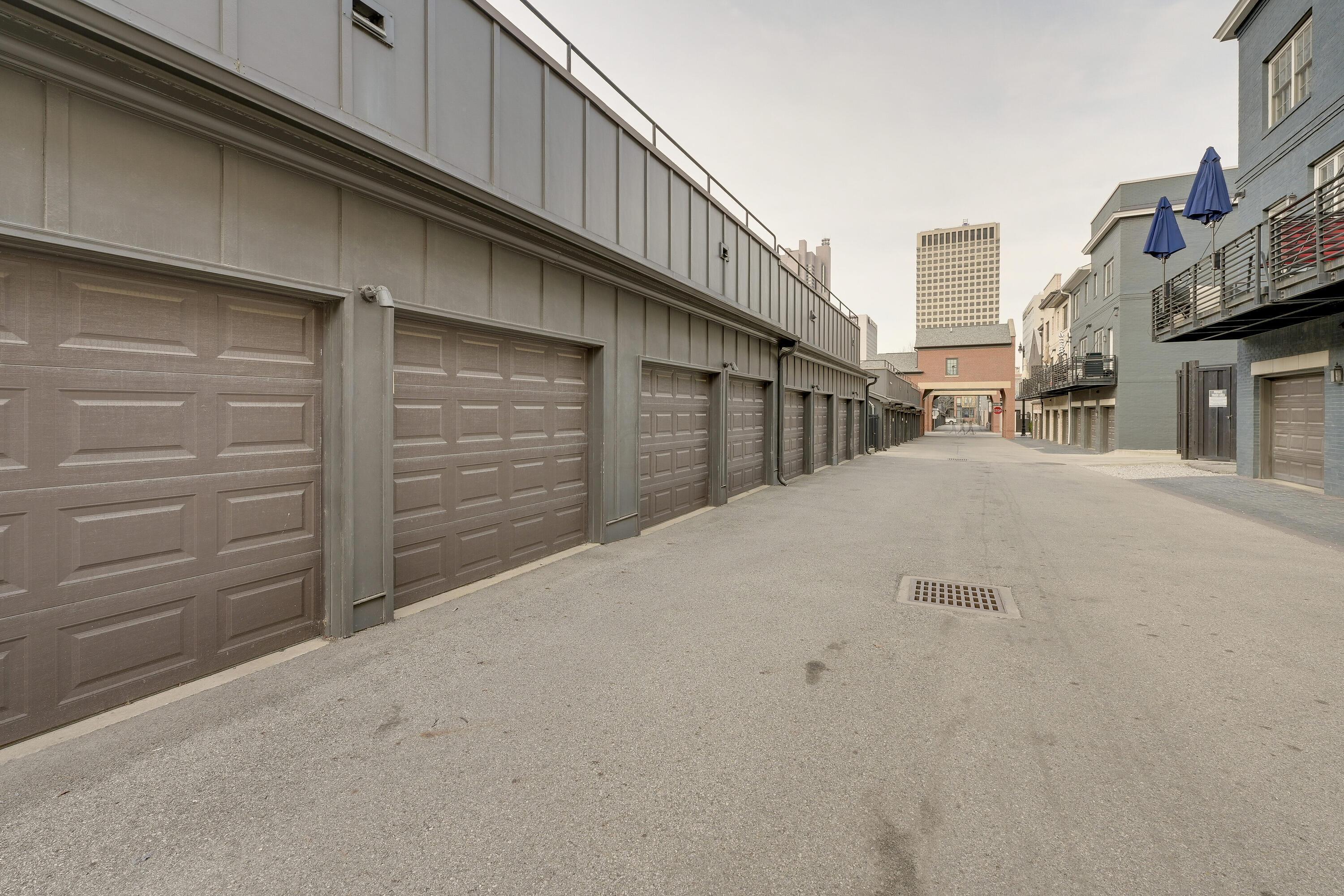 296-1/2 E Gay Street #TH48, Columbus, Ohio image 32