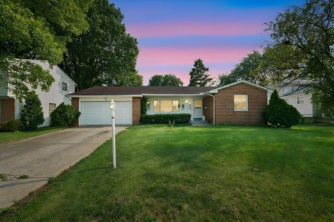 Photo of 5828 Satinwood Drive, Columbus, OH 43229 (MLS # 226030445)