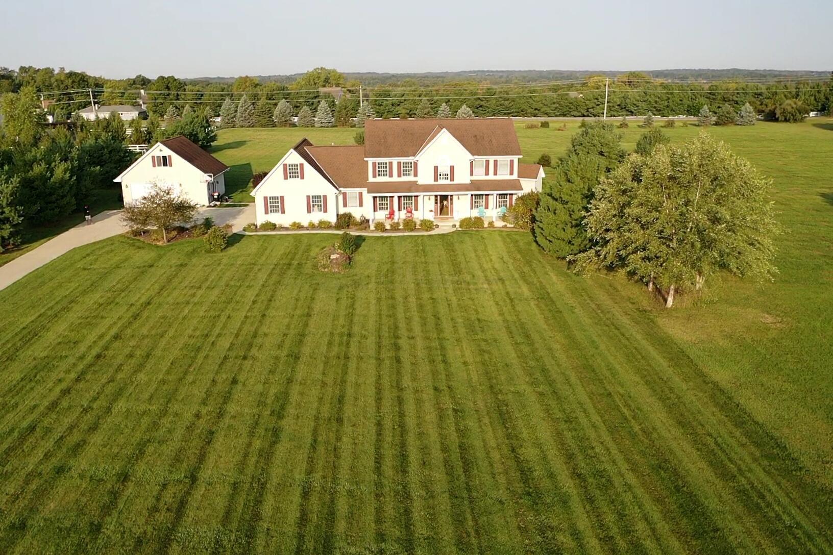 121 Simeon Drive, Hebron, Ohio image 1