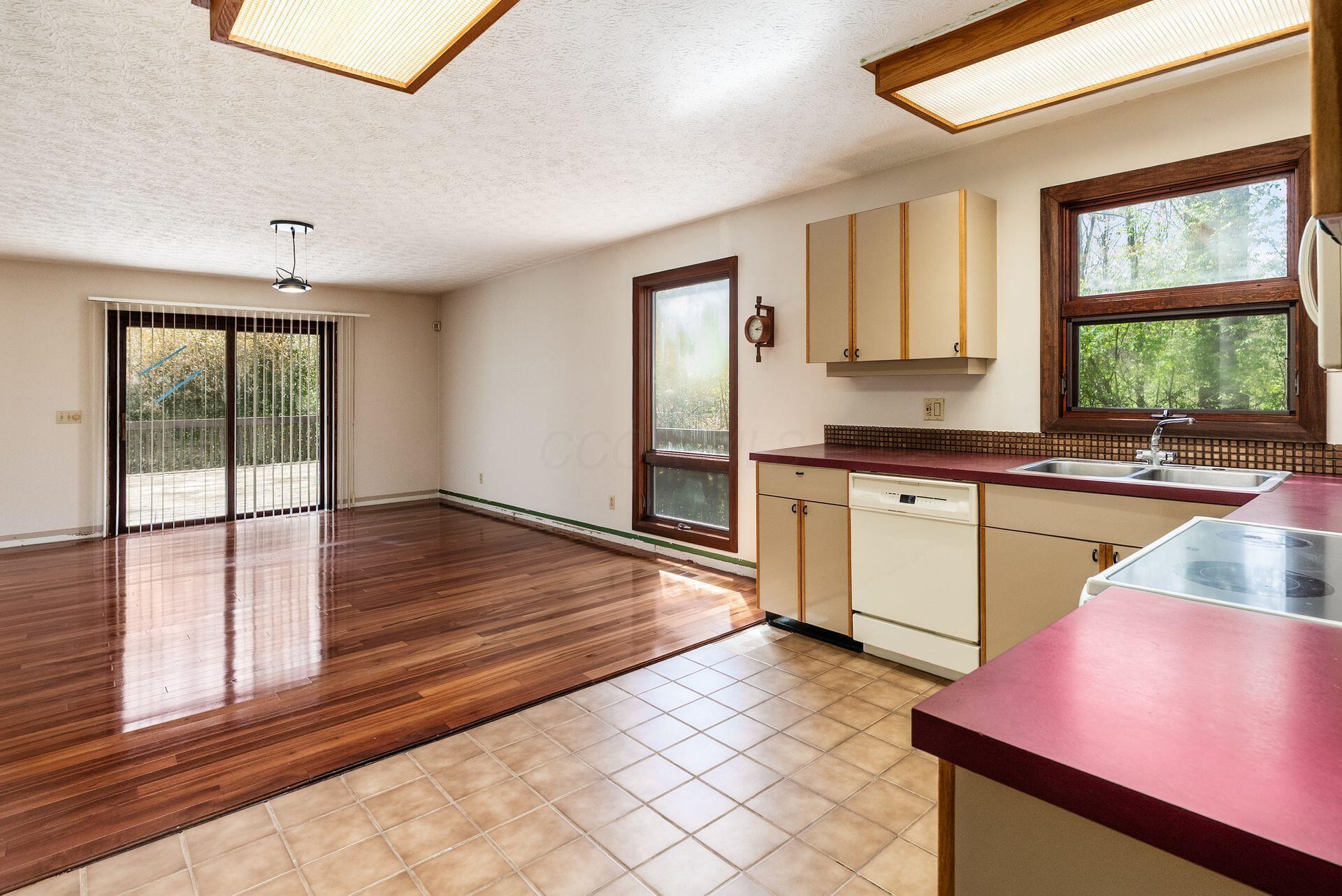 4210 Harlem Road, Galena, Ohio image 12